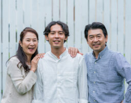 子離れできない親の特徴と対処法｜親子関係を健全に保つために 