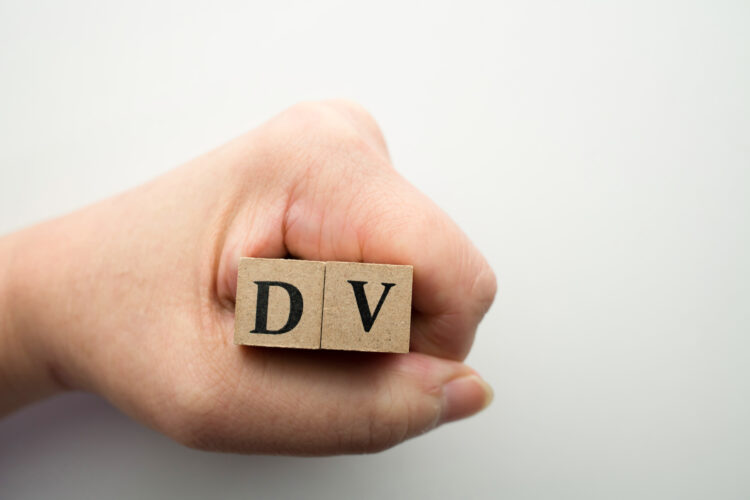 DV防止法とは？被害者がとれる手段と相談先をわかりやすく解説