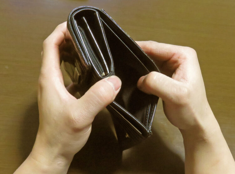 「お金がない！生活が苦しい！」改善策と支援制度を弁護士が解説