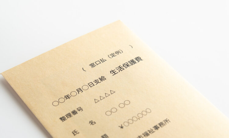 借金があっても生活保護受けられる？ケースワーカーに相談すべき？