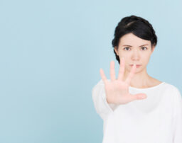 不倫をやめさせるには？弁護士が教える法的手段とNG行動