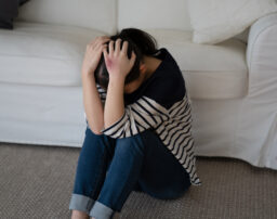 【弁護士解説】結婚を後悔…離婚か修復で迷った際の判断基準と対処法