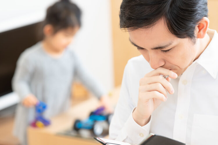 托卵とは？親子関係はどうなるの？離婚・慰謝料・養育費を徹底解説