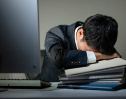 3月末に辞めたい人必見！損しない退職術と法的権利を弁護士がわかりやすく解説