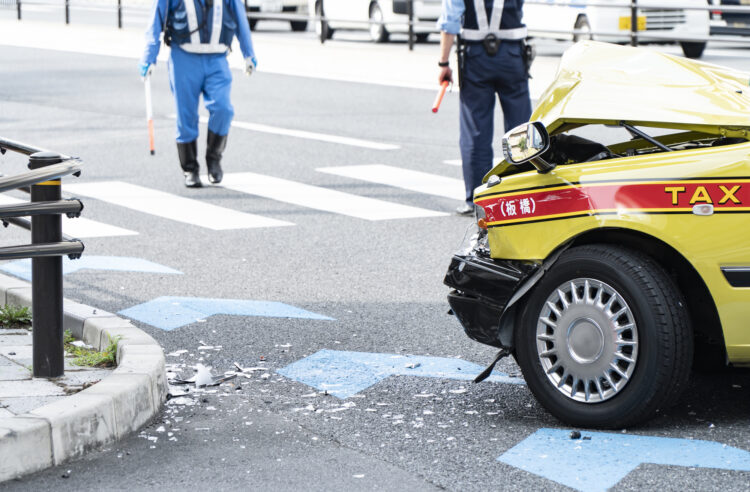 タクシー事故の示談はなぜめんどくさい？損をしないための対処法
